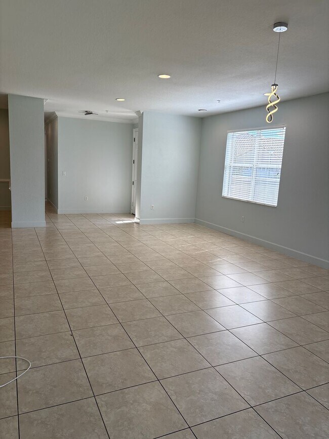 Building Photo - Cypress Reserve - 3 bedroom 2 bath townhouse