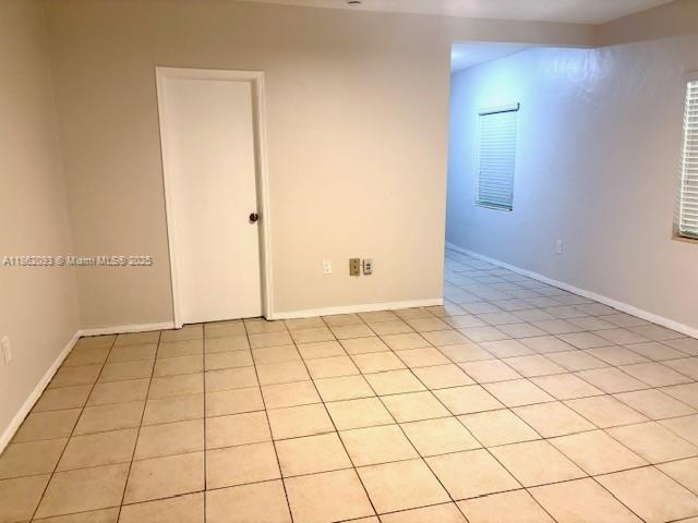 Building Photo - 828 Salzedo St