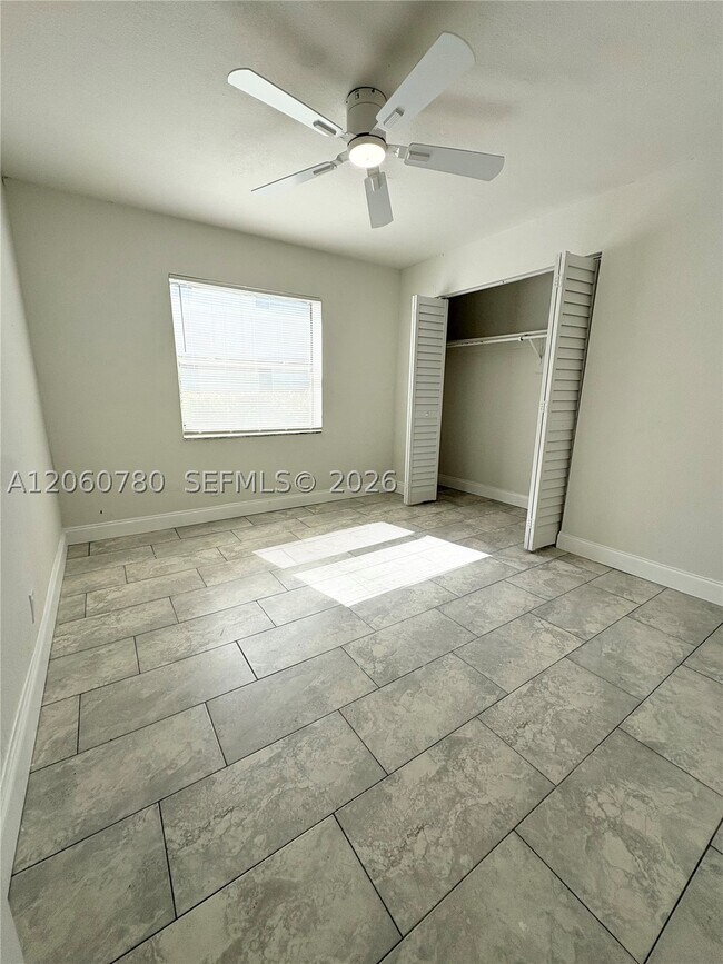 Building Photo - 4119 Woodside Dr