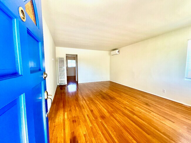 Building Photo - 463 Belden Ave