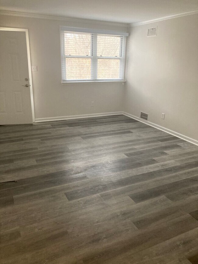 Foto del edificio - Adorable Condo in Sunset Hills! 2BR/1BA