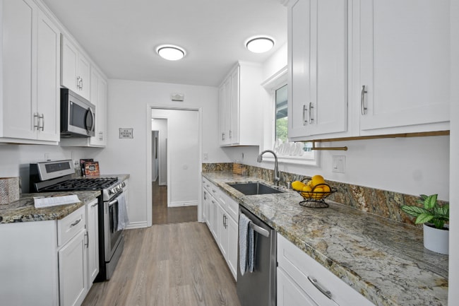 Building Photo - 1849 Fanwood Ave