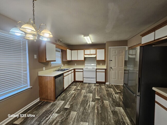 Photo - 1209 Akins Ridge Dr House