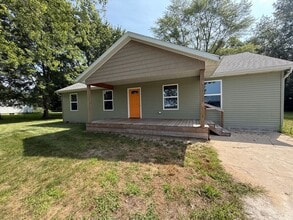 Building Photo - 6256 Oak Rd