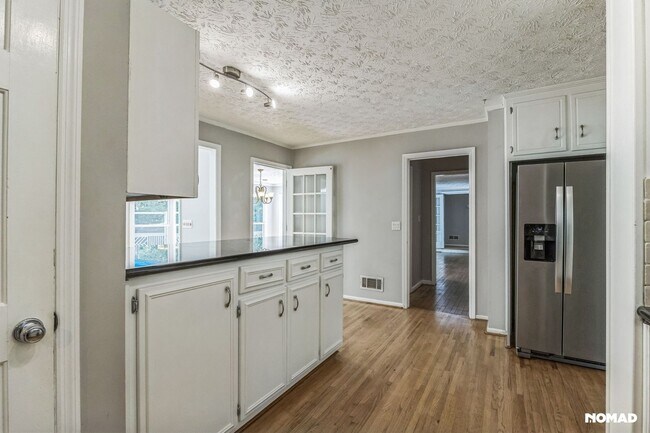 Foto del edificio - Spacious 5BR House in Marietta