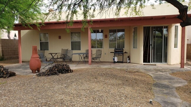 Building Photo - Furnished 3 Bedroom Home in Foothills with...