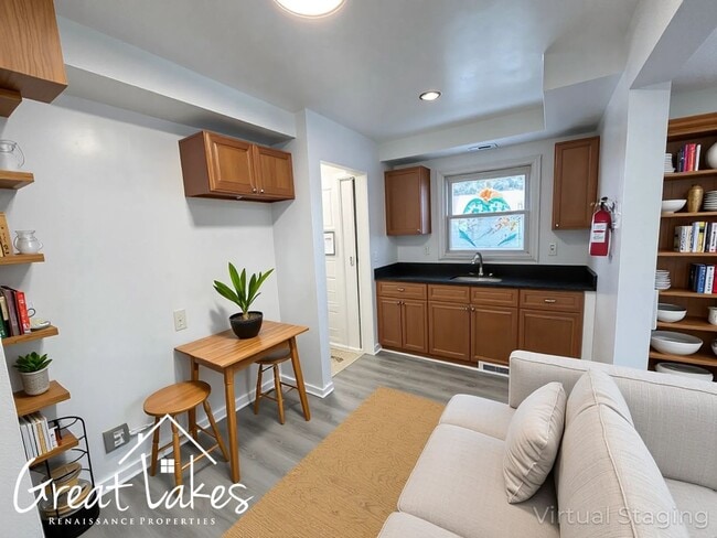 Building Photo - Lovely 3 Bedroom 1 Bathroom now available for rent