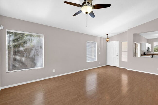 Building Photo - 3548 E Waterman St