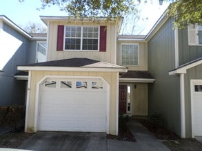 Building Photo - 157 Commons Dr