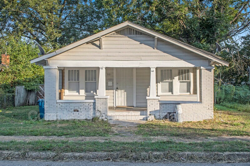 Primary Photo - 921 Jackson Blvd