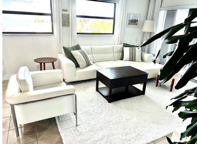 Foto del edificio - 1975 SE 3rd St