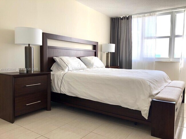 Foto del edificio - 3140 S Ocean Dr