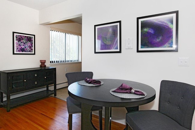 SPACIOUS FLOOR PLAN - Greece Commons