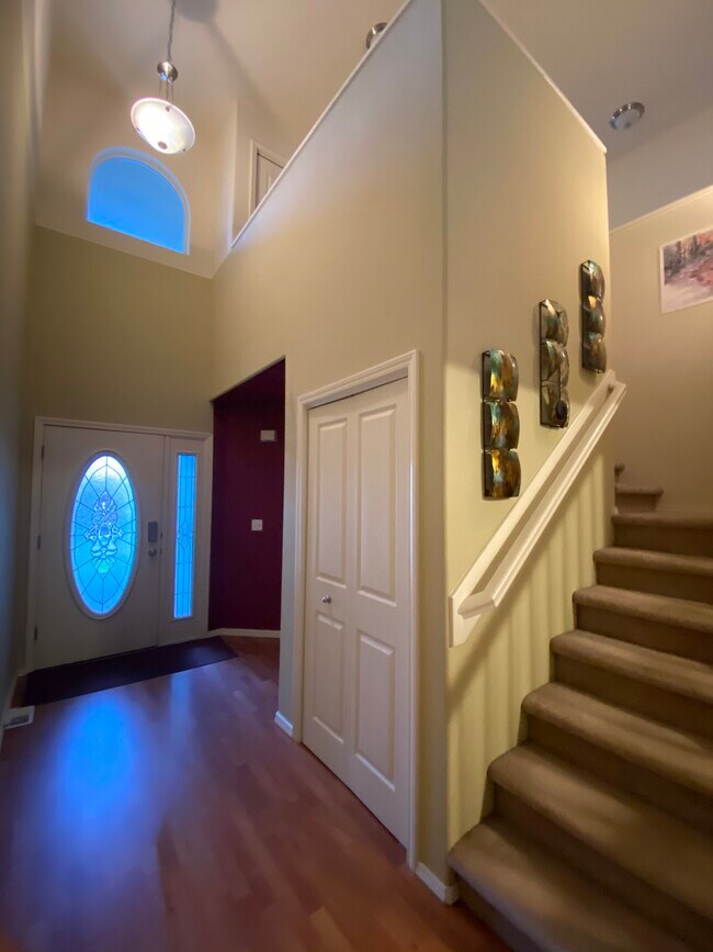 Foto del edificio - 2443 Hillbrook Cir