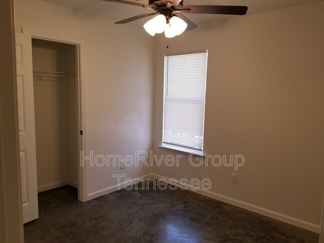 Building Photo - 3829 Lake Park Cove
