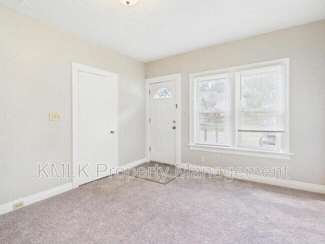 Foto del edificio - 535 Gage St