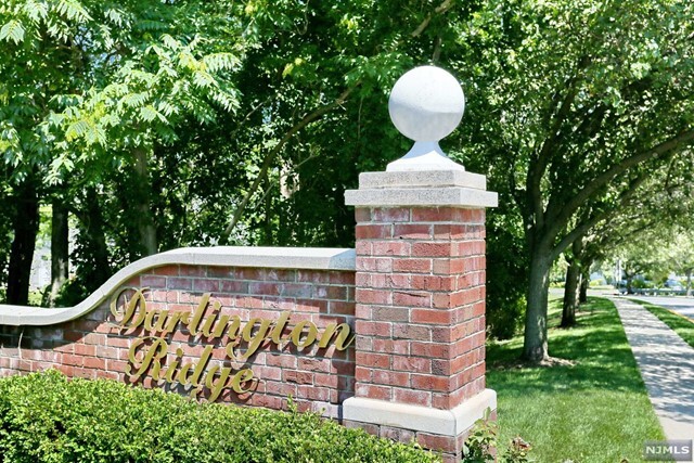 Primary Photo - 1327 Mulberry Dr