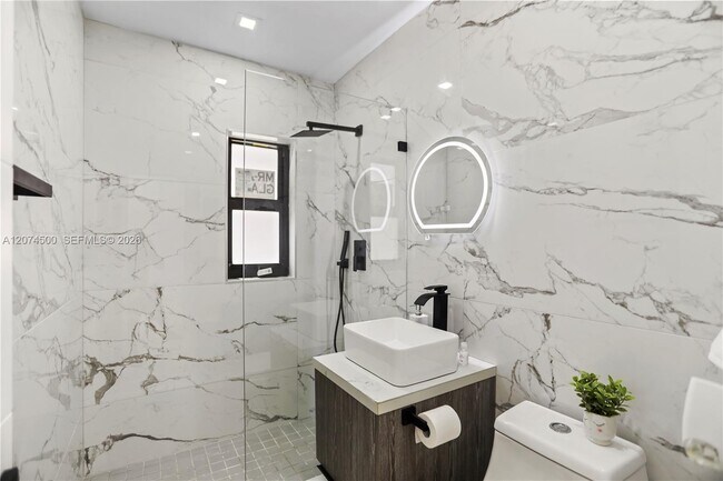 Foto del edificio - 1040 NW 35th St