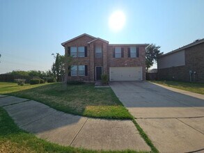 Building Photo - 932 Mosaic Dr