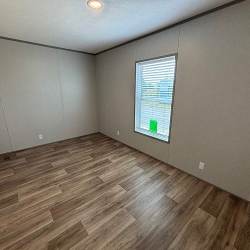 Building Photo - 2800 W Memorial Dr