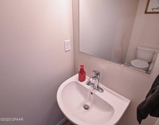 Foto del edificio - 809 Thames Ct