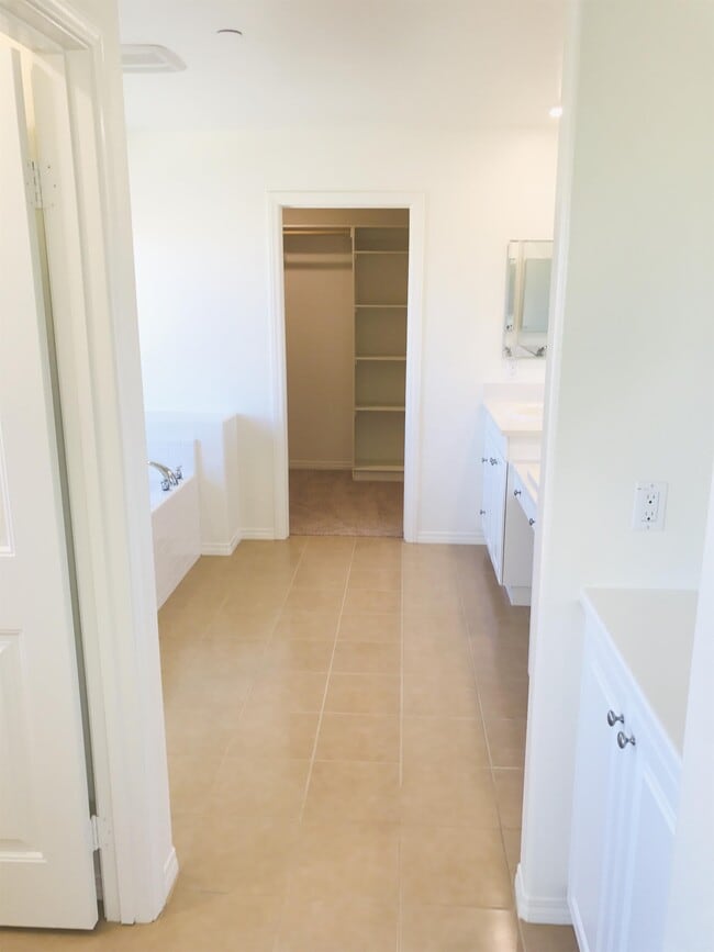 Foto del edificio - 7007 Lagoon Ct