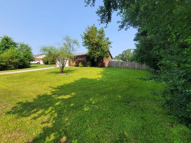 Building Photo - 309 Sparrow Dr