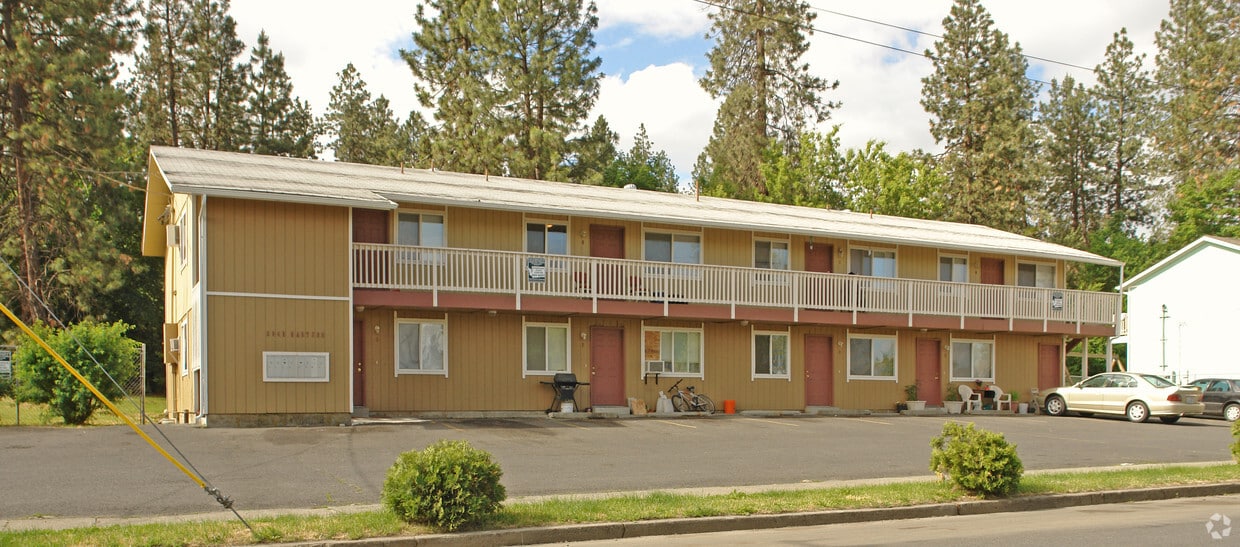 Primary Photo - 804 E Hartson Ave
