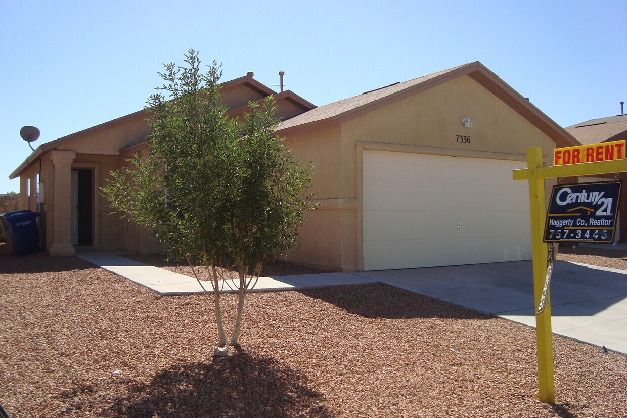 Foto principal - Northeast El Paso 3 Bed Refrig A/C