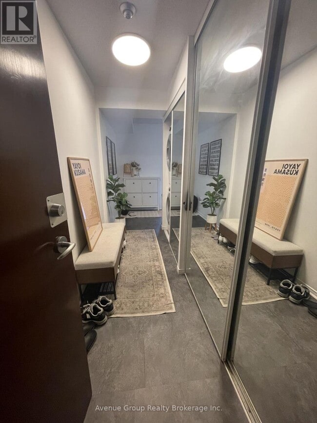 Building Photo - 750 Bay St.