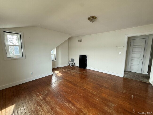 Foto del edificio - 307 W Shore Rd
