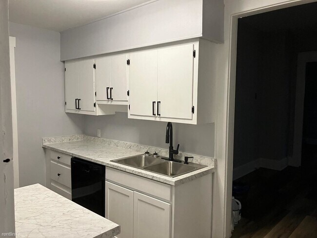 Foto del edificio - 3 br, 1 bath House - 607 Young Street