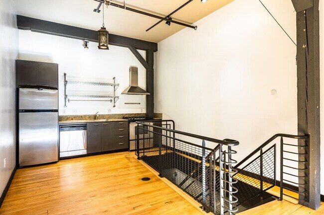 Building Photo - Urban Apartment at Pierpont Lofts with Res...