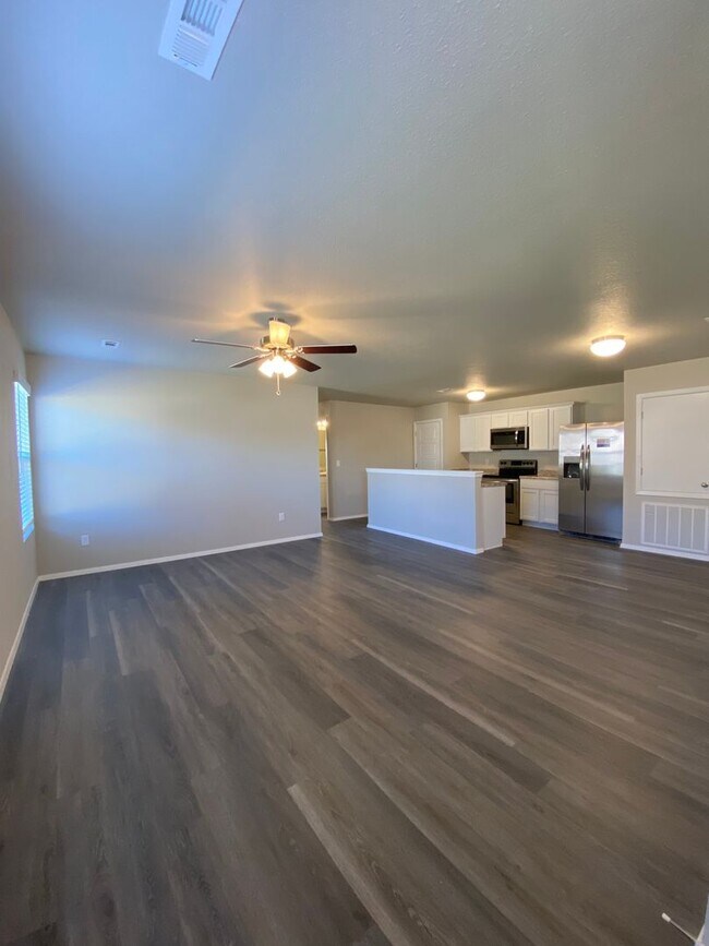 Foto del edificio - *Pre-leasing* Three Bedroom | Two Bathroom...