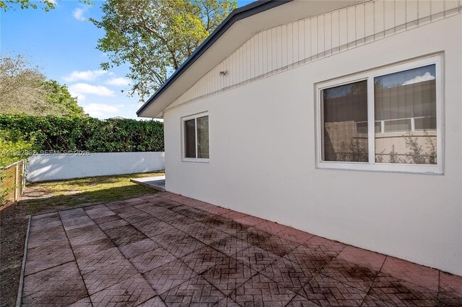 Foto del edificio - 10525 SW 77th Ct