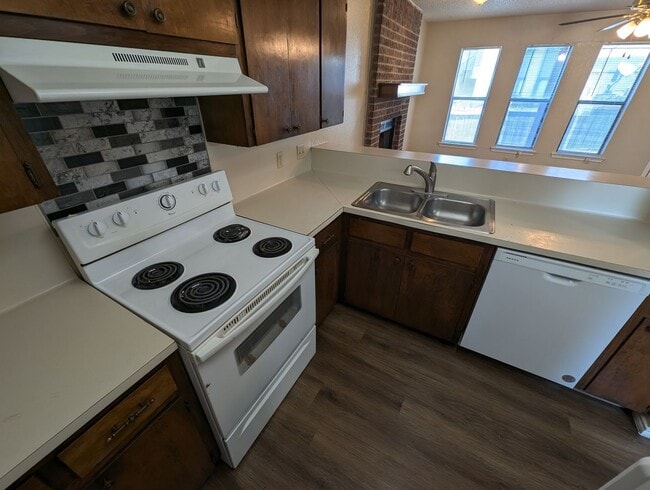 Building Photo - Amazing Round Rock unit