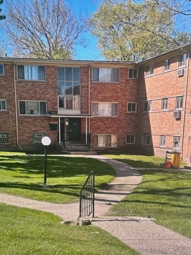 Building Photo - 17274 Bentler St
