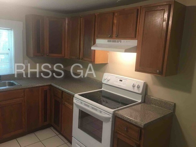 Foto del edificio - 351 Fairburn Rd NW