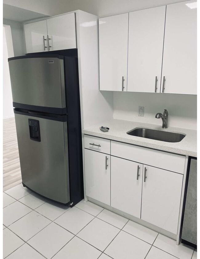 Building Photo - 13155 Ixora Ct