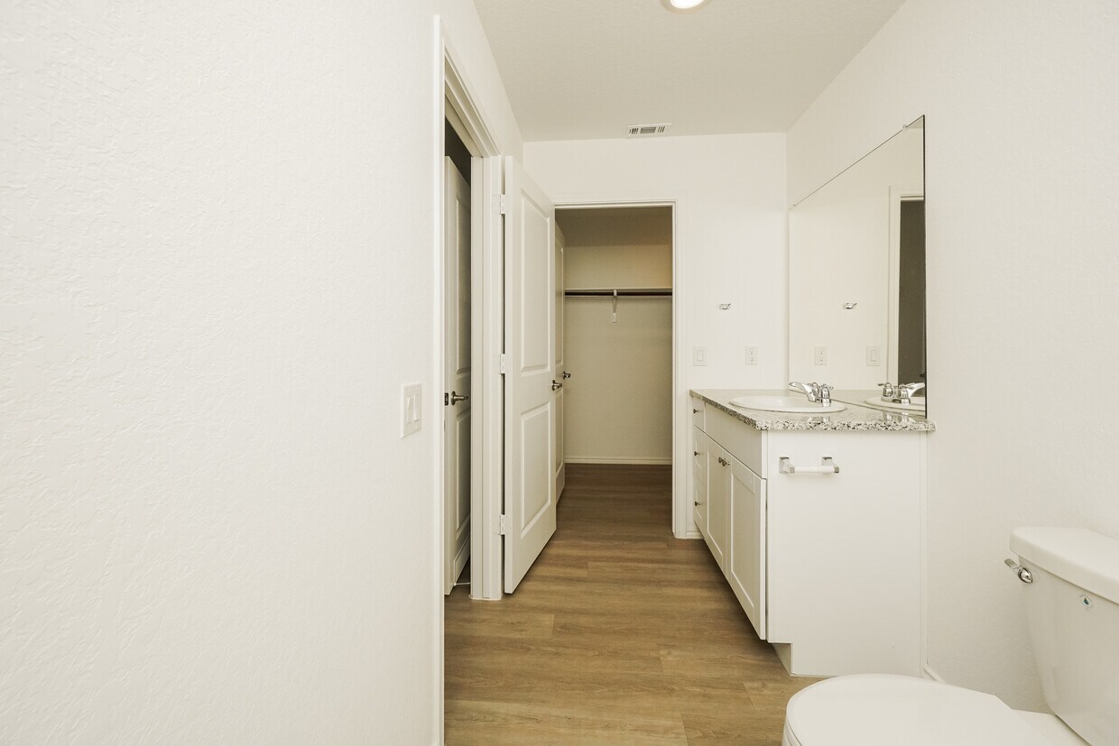 充実の品 Dr, Cink 11934 San Apartments.com | 78221 TX Antonio, K-POP・アジア