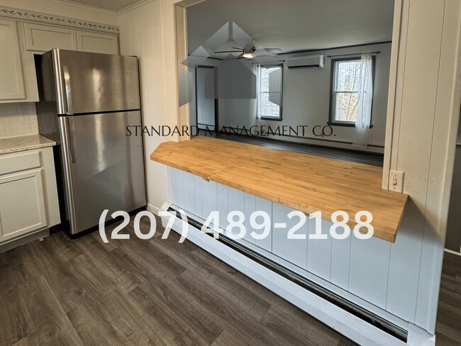 Foto del edificio - Well Maintained 4 Bedroom Single Family Ho...