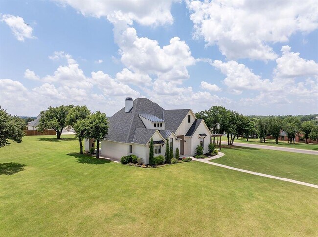 Building Photo - 4716 Moulin Rd
