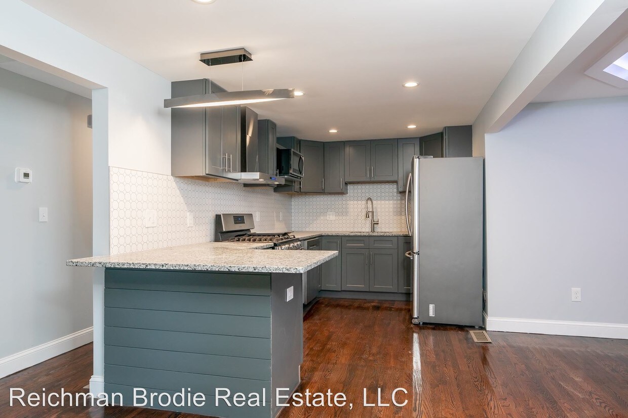 Foto principal - 3 br, 2 bath House - 176 Montowese