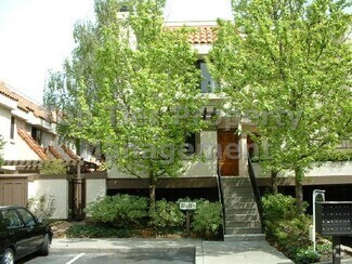 Building Photo - 328 Preakness Ct