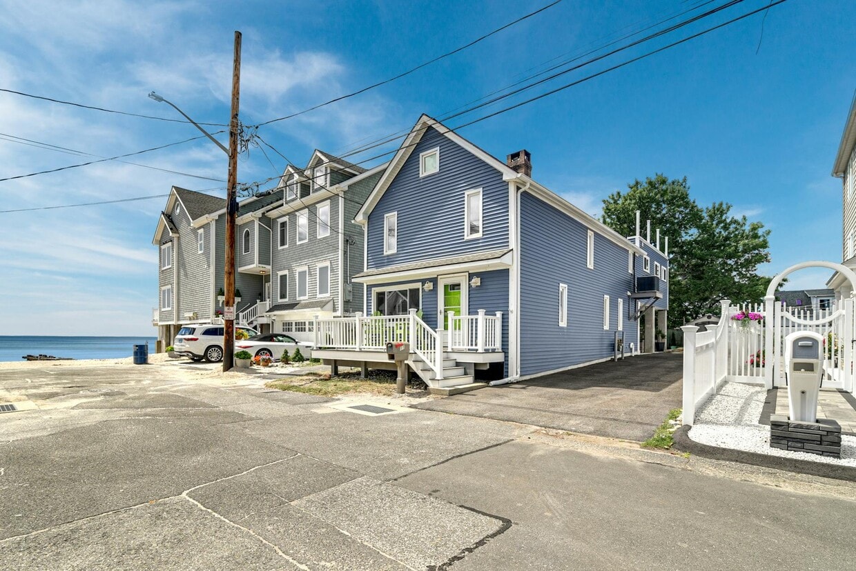 Primary Photo - 11 Waterbury Ave