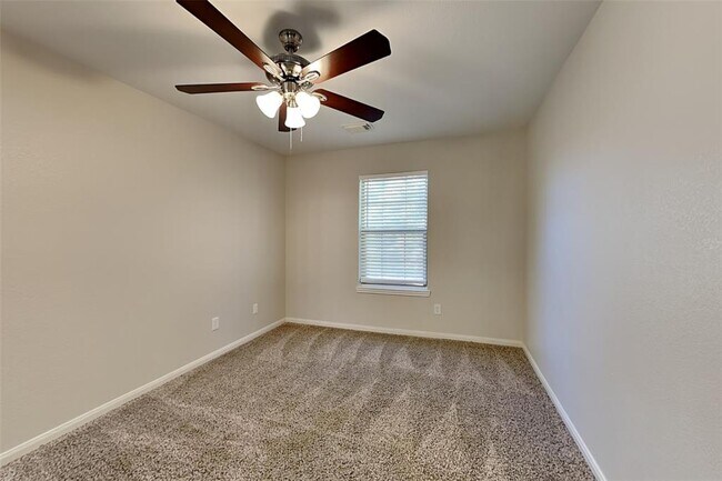 Foto del edificio - 17039 Kemble Creek Dr