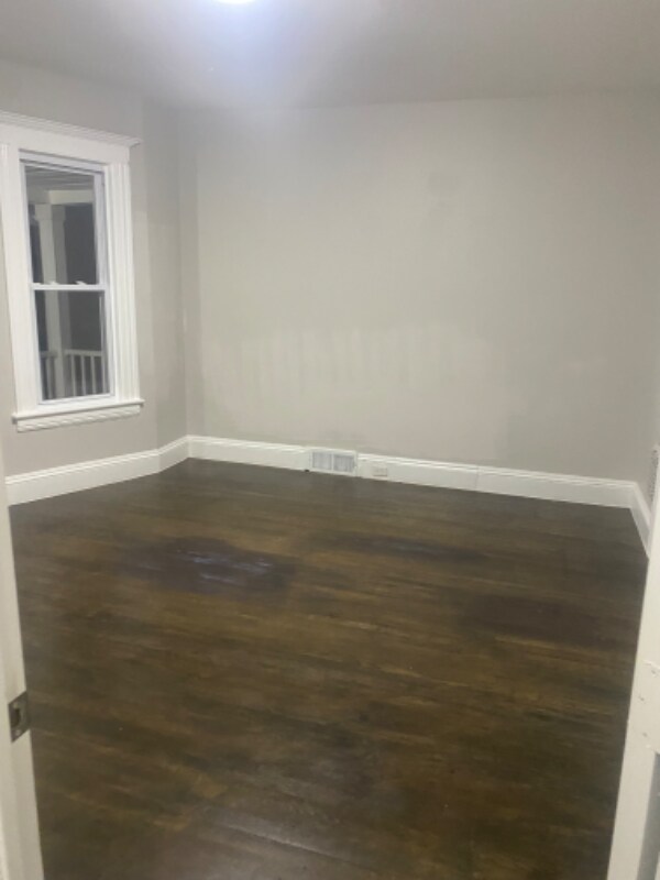 Building Photo - 644 Brooks St