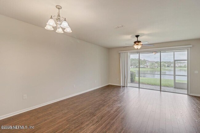 Building Photo - 6920 Roundleaf Dr