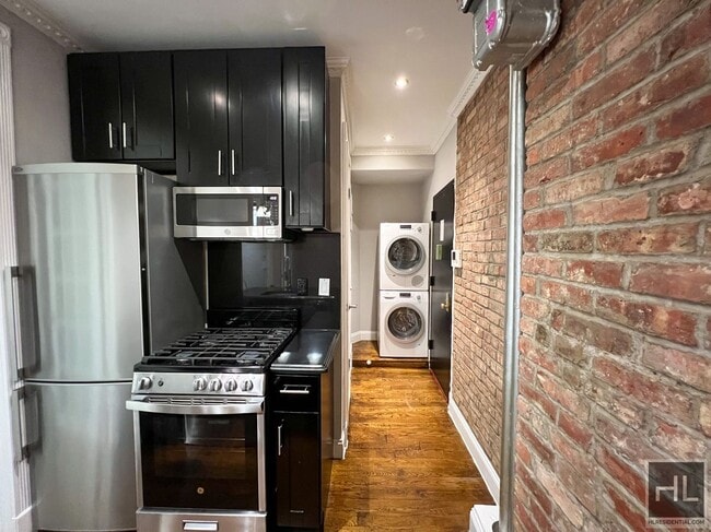 Building Photo - E 106TH ST.