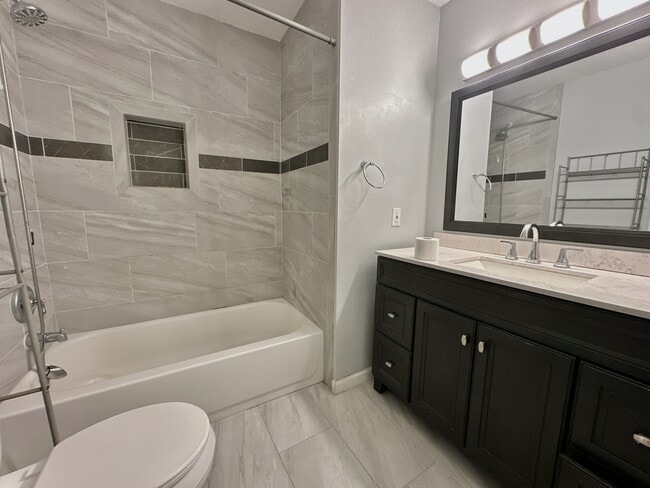 Building Photo - 1111 Timberline Dr